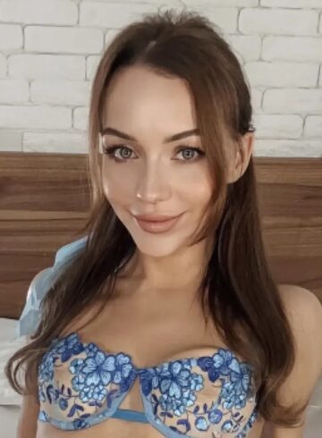 Earls Court brunette Virea london escort
