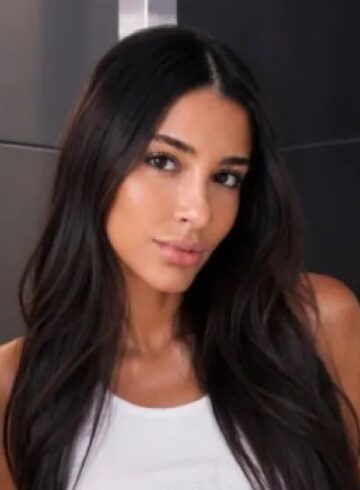 Kensington petite Baldina london escort