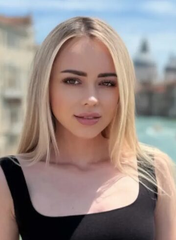 Knightsbridge party-girl Julia london escort
