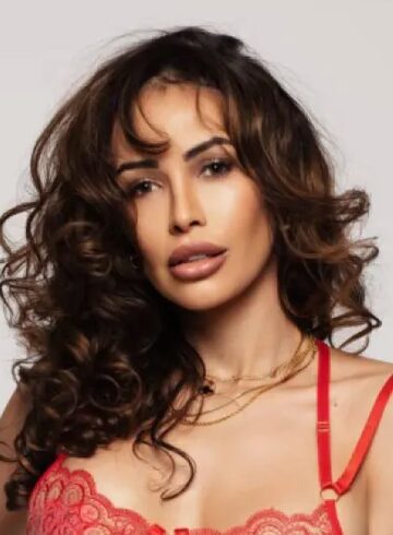 Marylebone massage Ozelia london escort