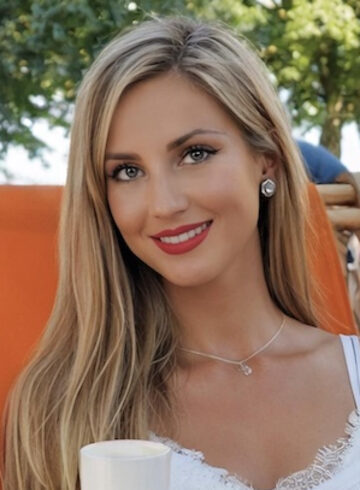 Earls Court blonde Essie london escort