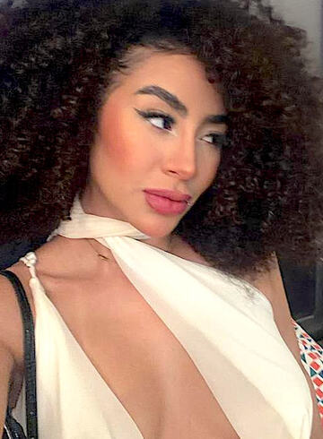 Canary Wharf 200-to-300 Luella london escort