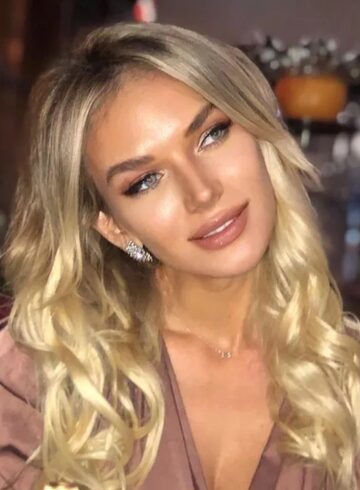 Earls Court blonde Vesnyana london escort
