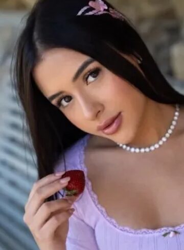 Gloucester Road petite Bazette london escort