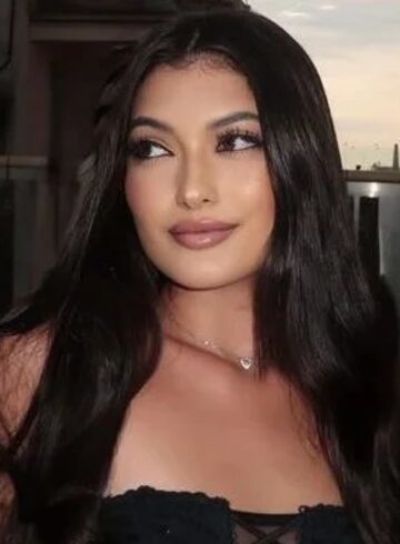 Kensington brunette Emesta london escort