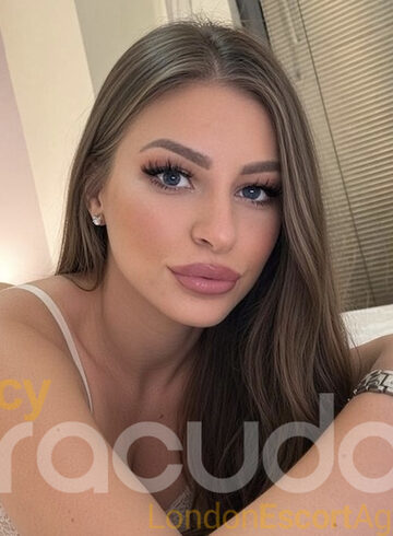 Marylebone party-girl Larissa london escort