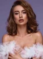 Chelsea brunette Victoria london escort