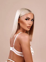 Earls Court party-girl Collette london escort