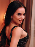 Central London brunette Alma london escort