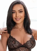 Chelsea 200-to-300 Guilia london escort