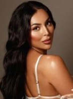 central london brunette Mia london escort