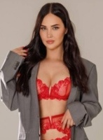Chelsea brunette Carla london escort
