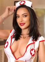 Chelsea brunette Giulia london escort