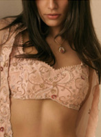 Knightsbridge brunette Alyaa london escort