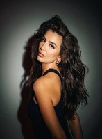 Knightsbridge party-girl Shelly london escort