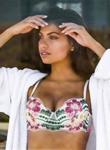 Earls Court massage Linda london escort