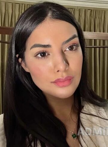 Earls Court brunette Palerma london escort