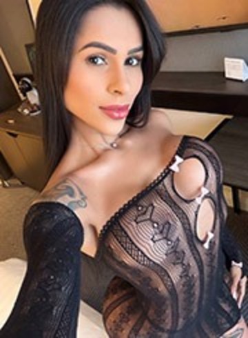 Central London party-girl Karassa london escort
