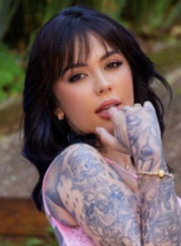 South Kensington brunette Esalla london escort