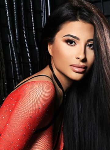 Marble Arch brunette Mistress Harper london escort
