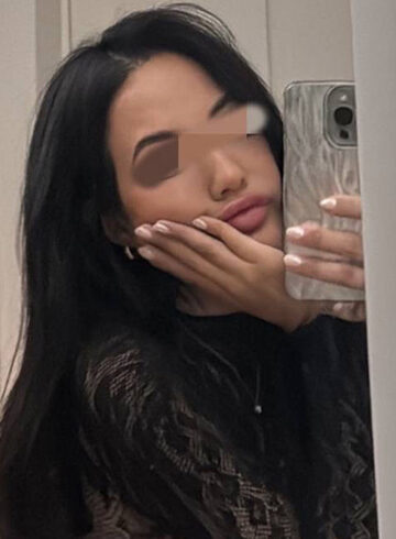 Marble Arch brunette Flokita london escort
