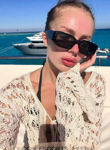 Earls Court brunette Tavria london escort