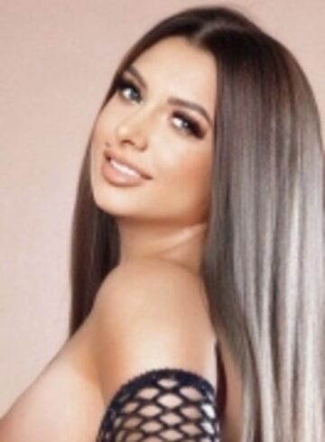 Bayswater petite Daniella london escort