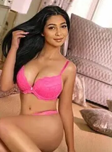 Mayfair brunette Malika london escort