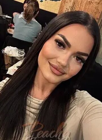 Marble Arch petite Elsa london escort