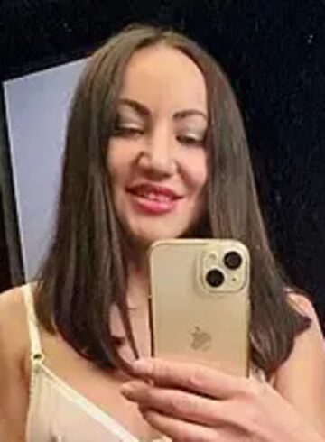 Earls Court 300-to-400 Frida london escort
