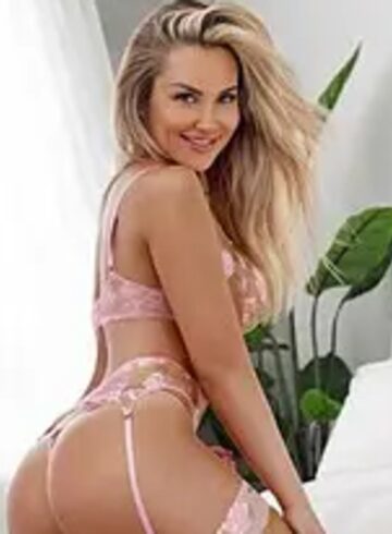 Knightsbridge blonde Margo london escort