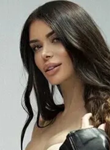 Knightsbridge 400-to-600 Petra london escort