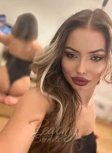 Earls Court petite Sofi london escort