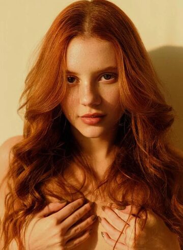 Knightsbridge party-girl Fire london escort