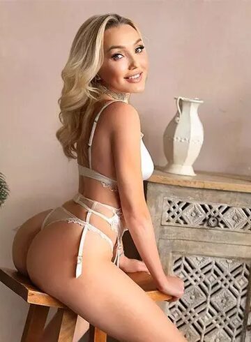 Central London party-girl Eleanna london escort