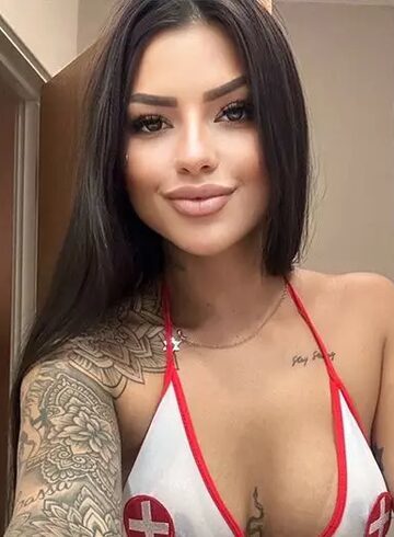 Central London brunette Bravo london escort