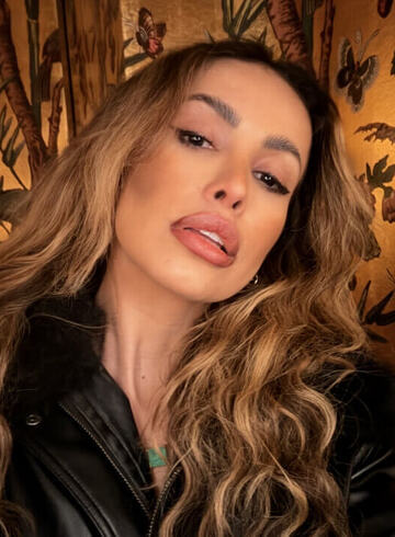 central london  Anitta london escort