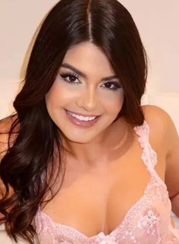 Central London brunette Mosaic london escort