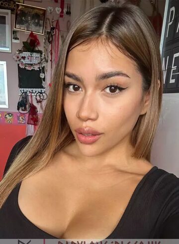 Kensington party-girl Derma london escort