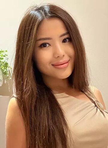 Central London petite Senim london escort
