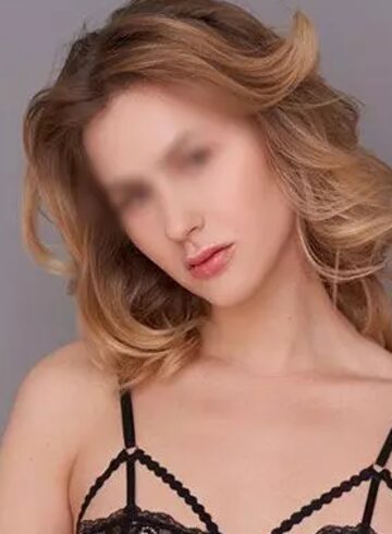 Knightsbridge party-girl Anemona london escort