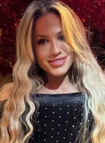 Canary Wharf petite Salbatora london escort