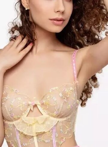 Earls Court brunette Nemuna london escort