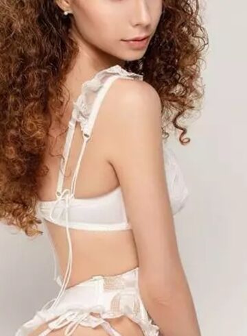 Outcall Only brunette Nemuna london escort