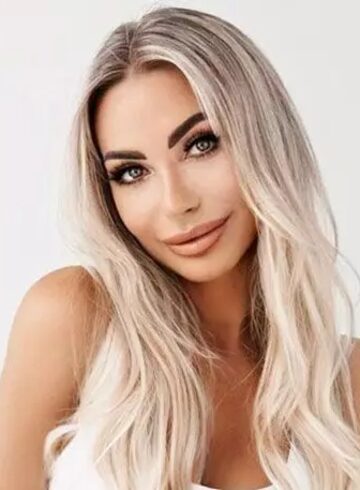 Earls Court 300-to-400 Laume london escort