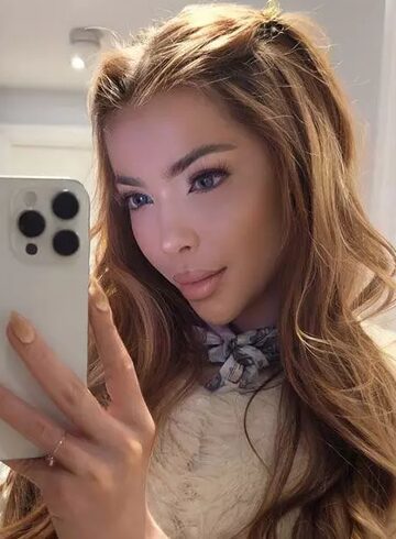 Central London party-girl Lorely london escort