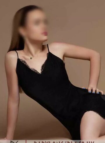Central London blonde Cosmina london escort