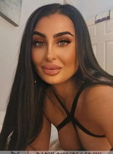 Earls Court brunette Mona london escort