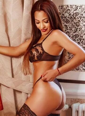 Marble Arch party-girl Valka london escort