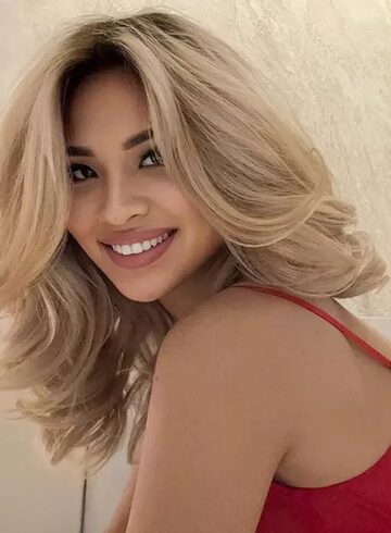Central London blonde Yaroslava london escort